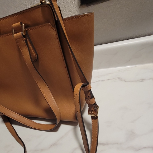 ⭐️Michael Kors Crossbody Bag⭐️ - Picture 8 of 14